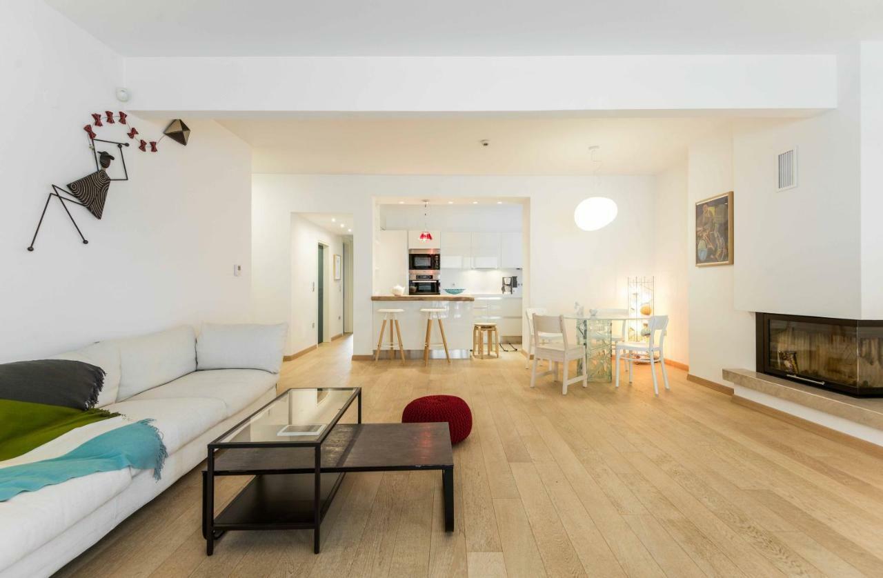 Stylish 3-Bedroom Apartment & Terrace Thessaloniki Exterior photo